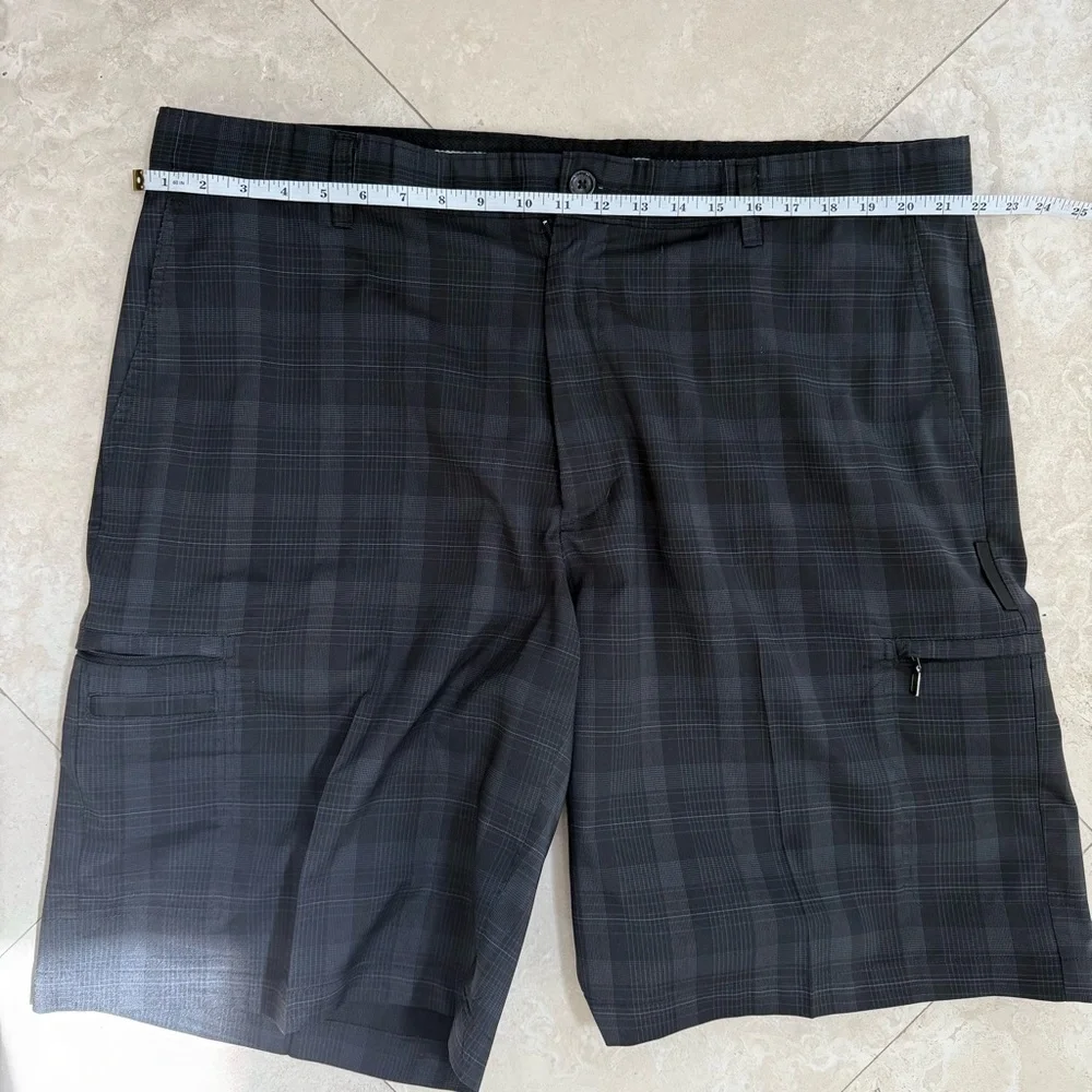 Greg Norman Tasso Elba Navy Plaid Golf Shorts Flat Front Size 40